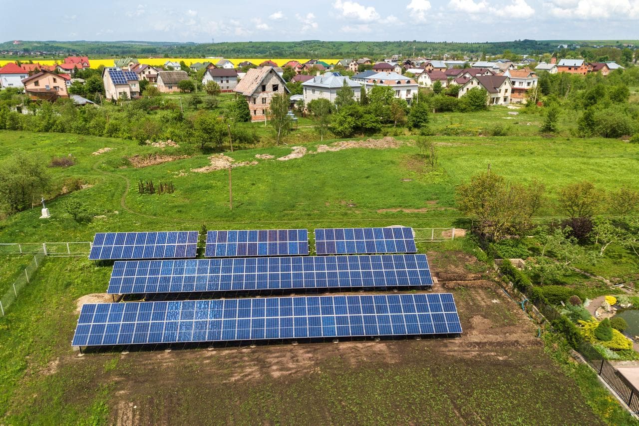 Neighbours, Unite! Power Your Homes with Community Solar